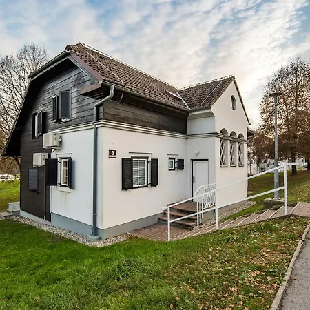 Amy شقة بوتْشيترتيك